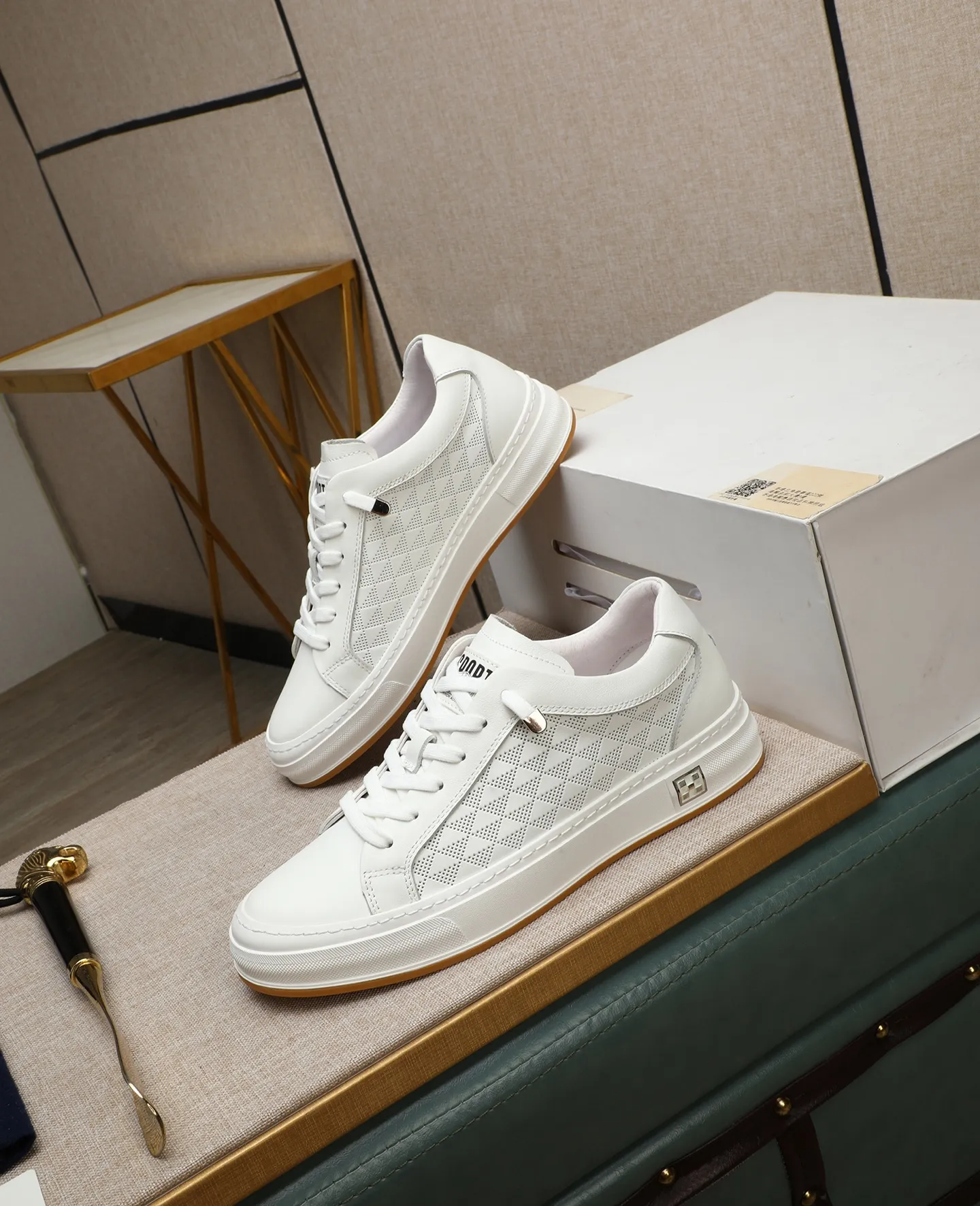 Men's men's shoes💰440🌹🌹[PRADA—Prada] latest model🙈original replica! 👟👟👟Available here. The workmanship is top-notch. The upper is made from Italy. 🇮🇹Imported first-layer cowhide. ❗️Breathable genuine leather lining @Suitable for travel. The original version has an enlarged engraved sole, making it suitable for all kinds of travels, showing low-key luxury. Let quality speak for itself. Color: Size: 38-44